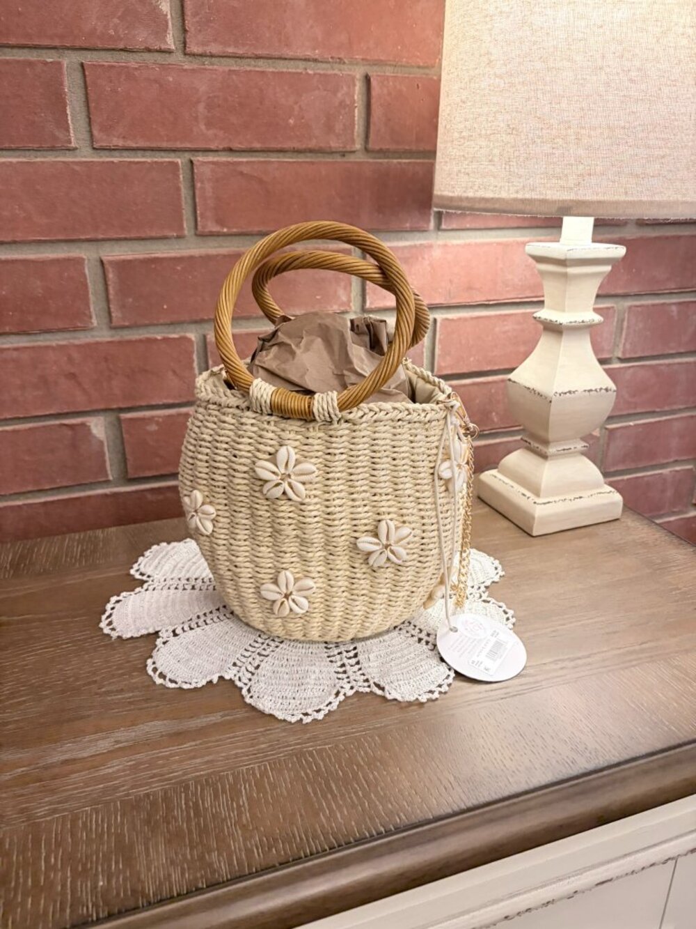 Altar'd State NWT The Hampton Woven Shell Bucket Tote - Picture 3 of 6